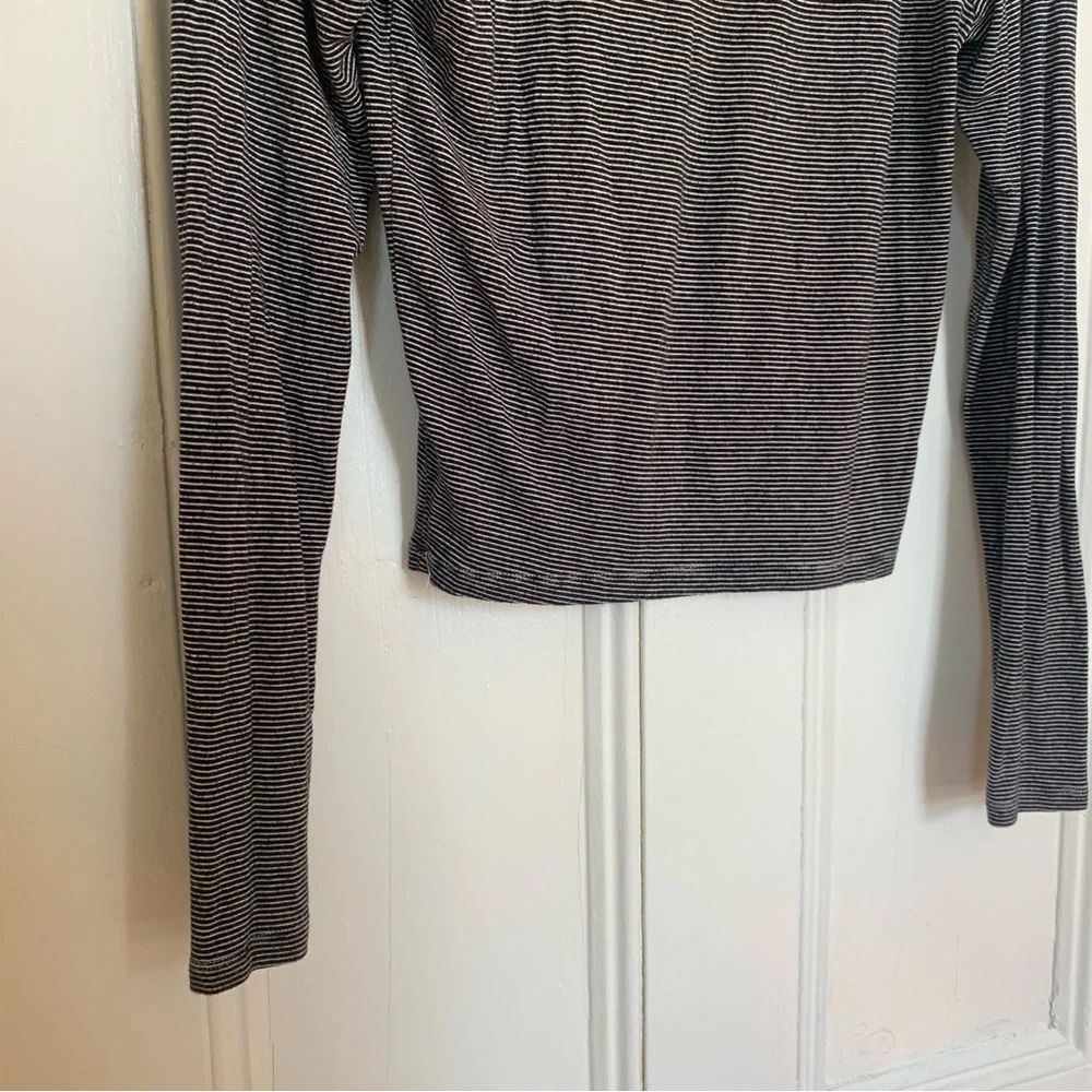 ✨3/$15✨ American Eagle Stripped Long Sleeve - Picture 4 of 7